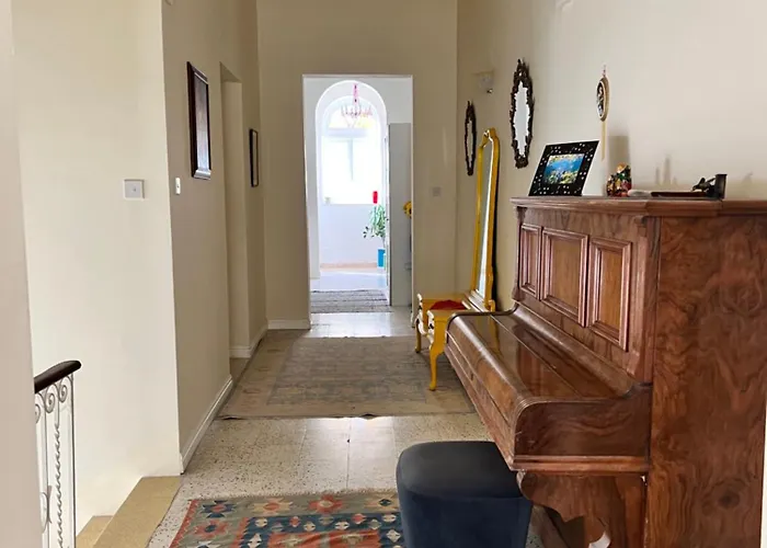 Blu House Gazde/Camere de închiriat *